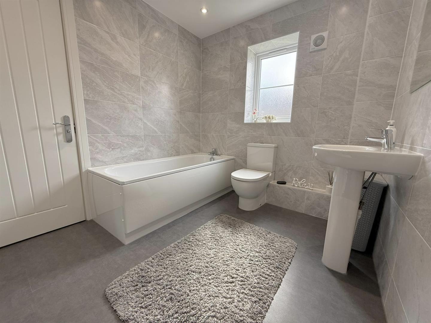 Llys Pen Bryn, Aberdare - Jack and Jill En Suite