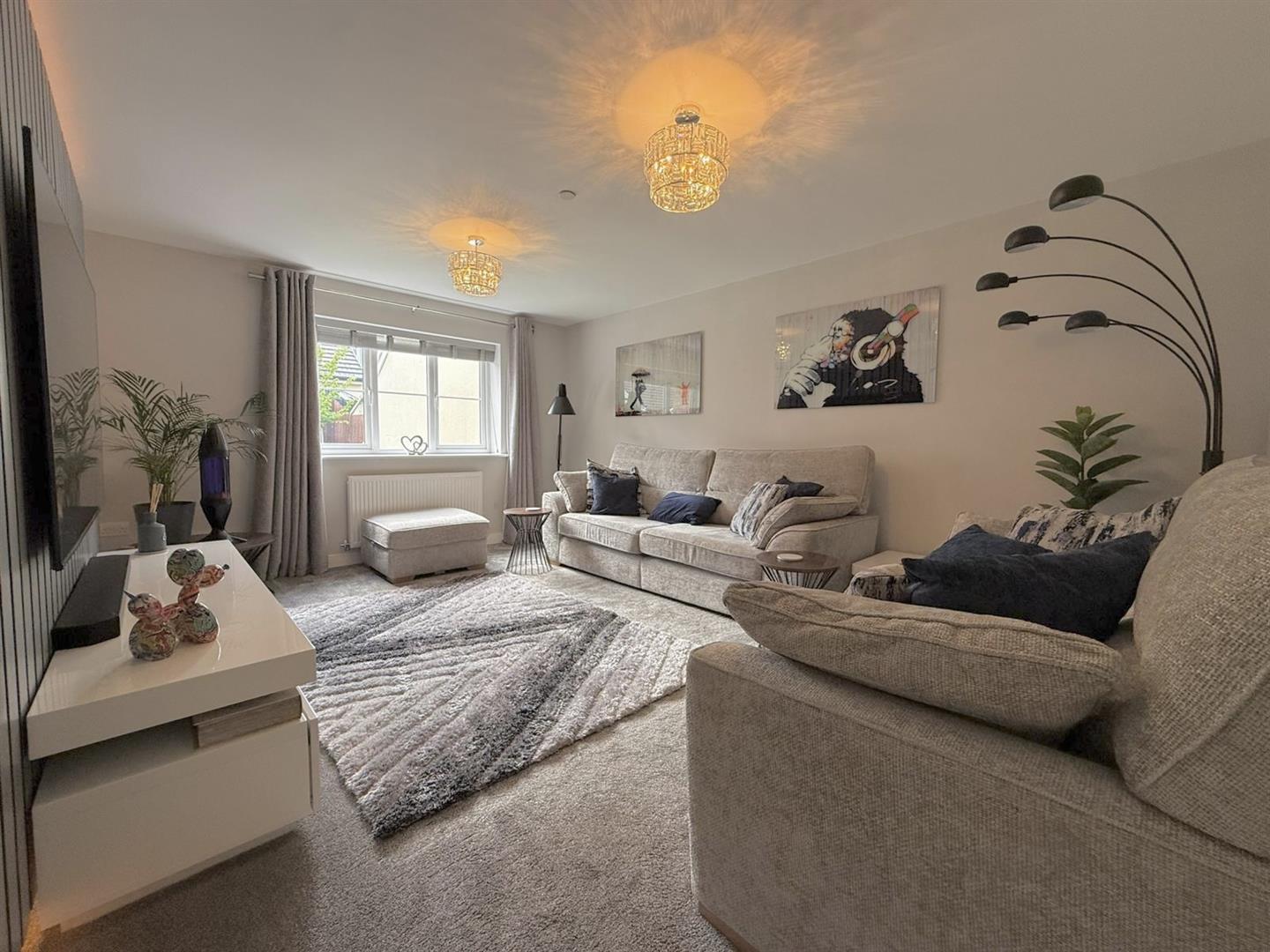 Llys Pen Bryn, Aberdare - Living Room