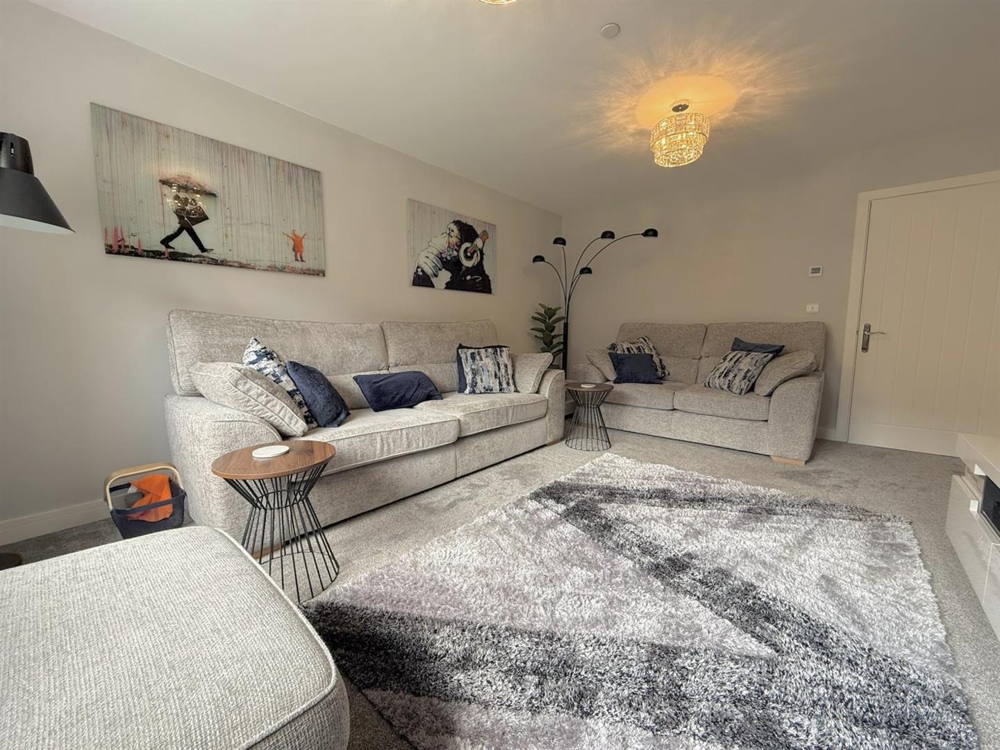 Llys Pen Bryn, Aberdare - Living Room