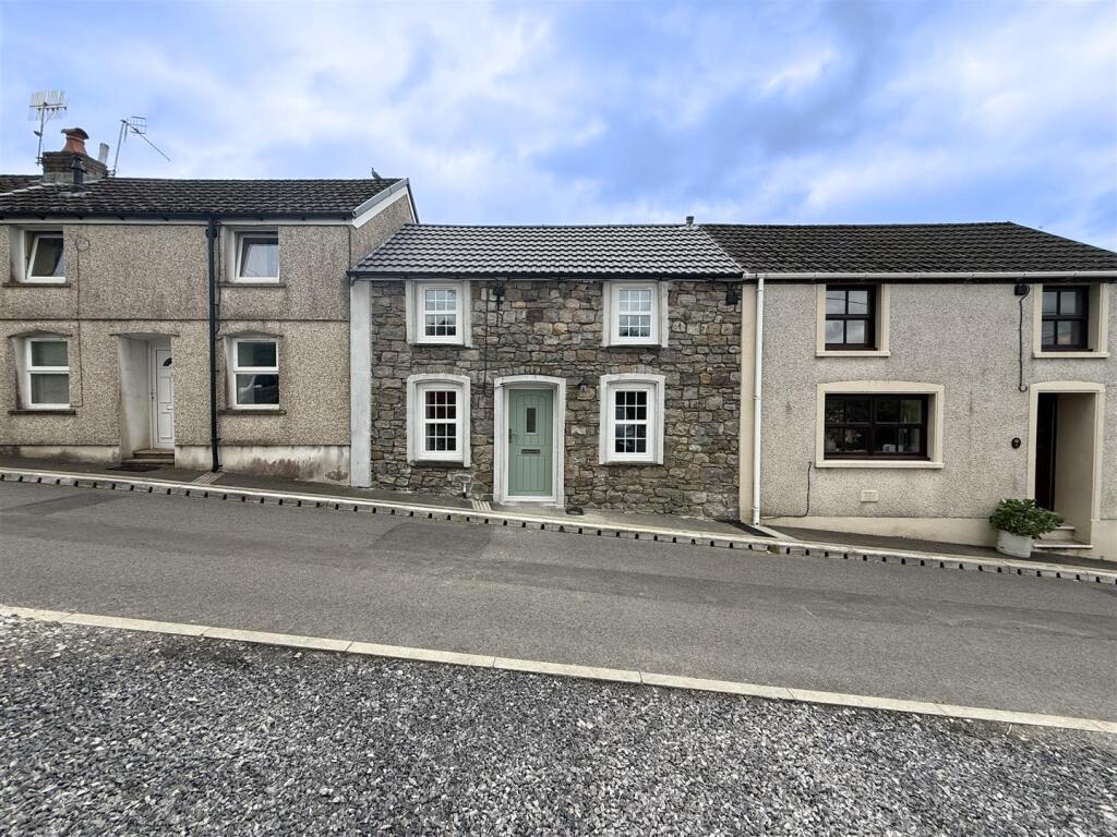 Miners Row, Aberdare - 907a57a4-f3b0-4eb2-8ff3-563e56fb837a.jpeg