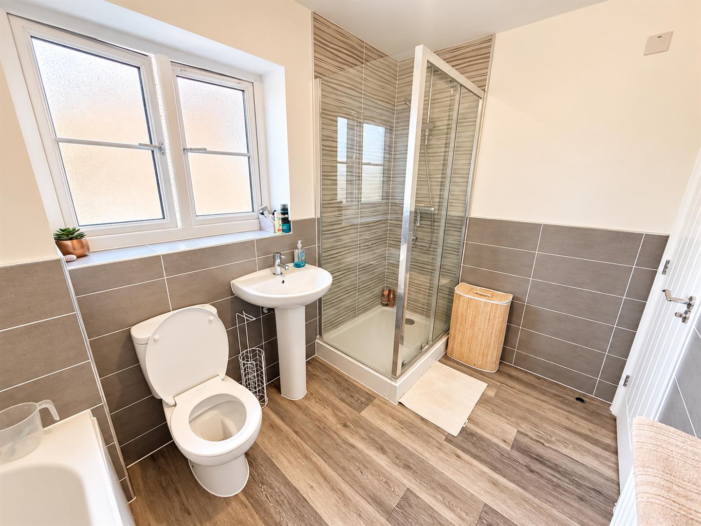 Rhodfa Crawshay, Aberdare - Bathroom