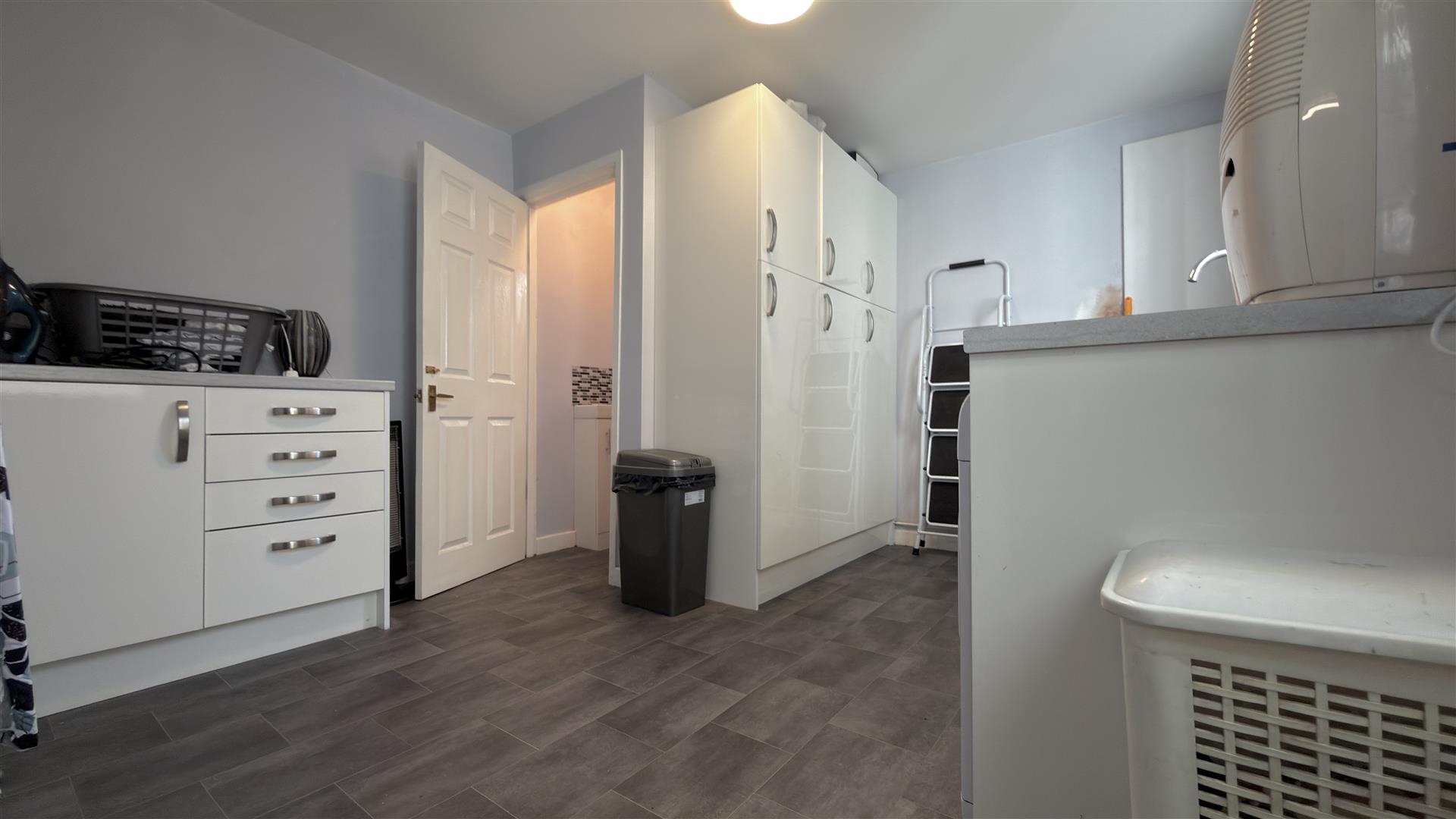 Hawthorne Terrace, Aberdare - 20261016_091306567_iOS.jpg
