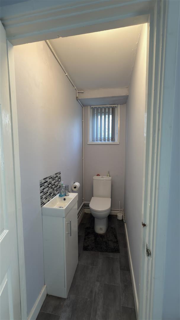 Hawthorne Terrace, Aberdare - 20261016_091311677_iOS.jpg