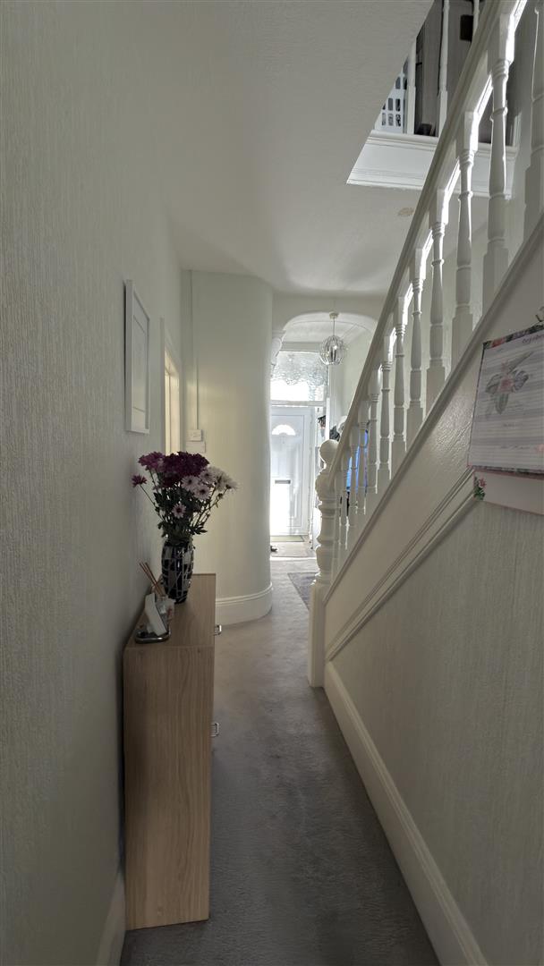 Hawthorne Terrace, Aberdare - 20261016_090925108_iOS.jpg